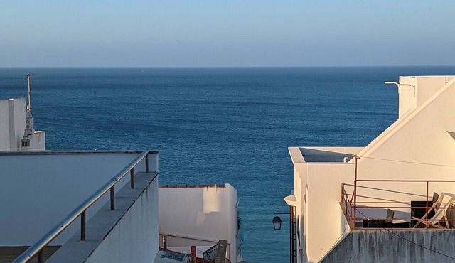 Beautiful charming flat, beautiful terrace facing the sea. Exceptional location