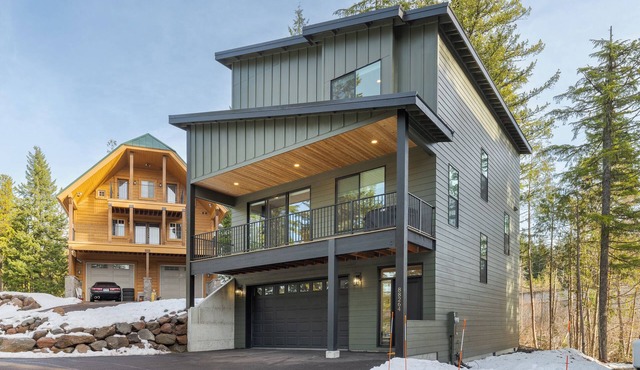 Beautiful mountain cabin,hot tub! 3rd night free before 9/4/26 in Government Camp