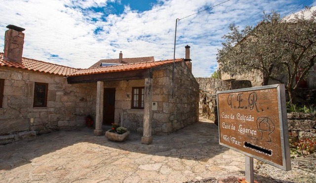 Bed and Breakfast 'Casa Da Lagariça - Sortelha' with Private Garden, Wi-Fi and Air Conditioning