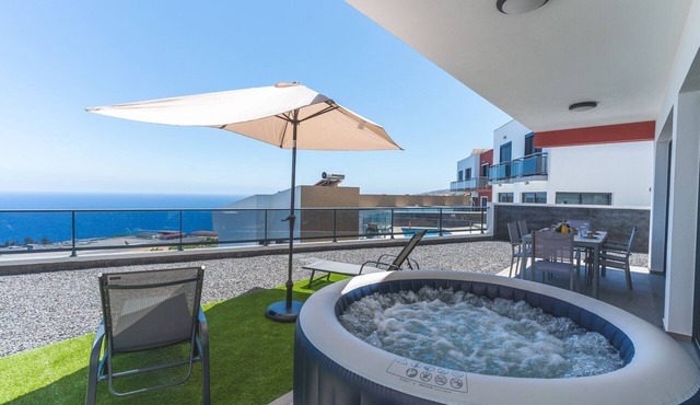 Blue Outlook Retreat by Atlantic Holiday