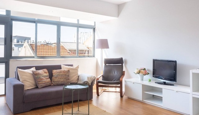 Bright & Central Apartment by LovelyStay in Lisboa