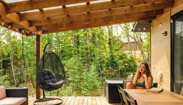 Calma | Private Spa & Sauna | Billiards & Games in Argenteuil Regional County Municipality