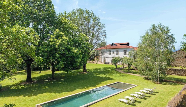 Carcavelos Manor House by Portugal Active