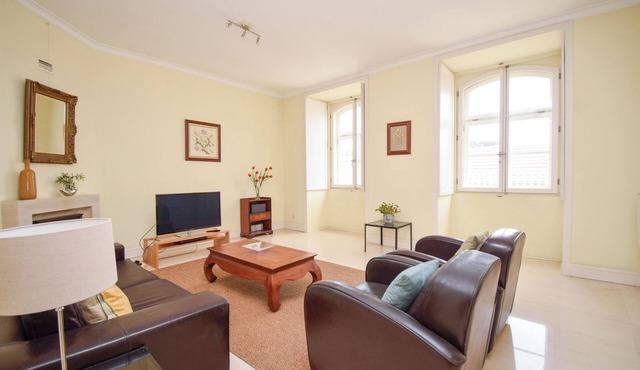 Carmo 15 Chiado – Spacious Bright Apartment with Great View in Perfect Location