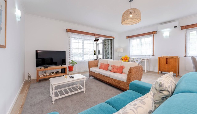 Casa da Adega - Holiday Home 2 Minutes from the Beach