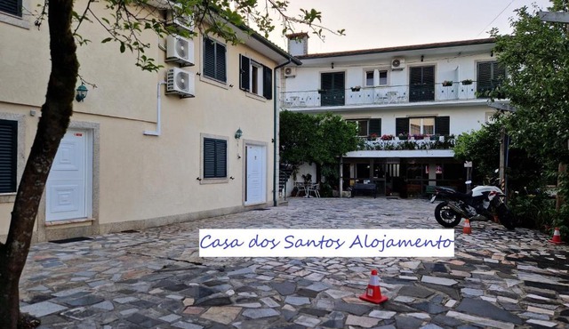 Casa Dos Santos Alojamento - Guest House