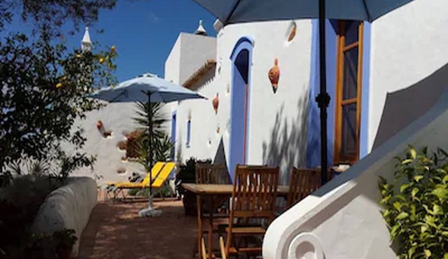 Casa Estrela - restored 100 year old farmhouse, magical & close to the sea. in Belo Romão
