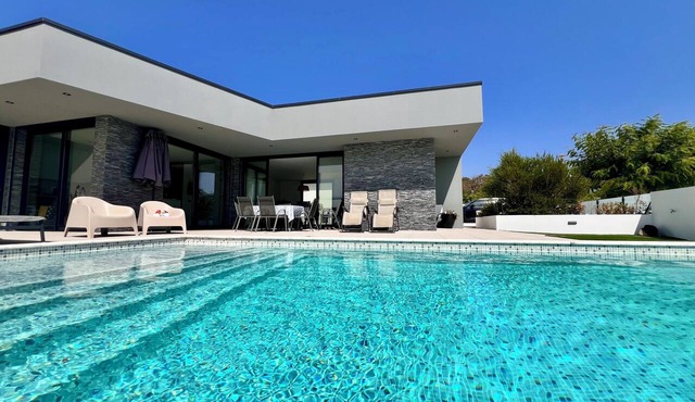 CASA NELIA - Villa Porto Covo: Beach and Heated Pool