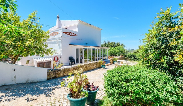 Casa no Limoeiro, Stylish Countryside Retreat Near