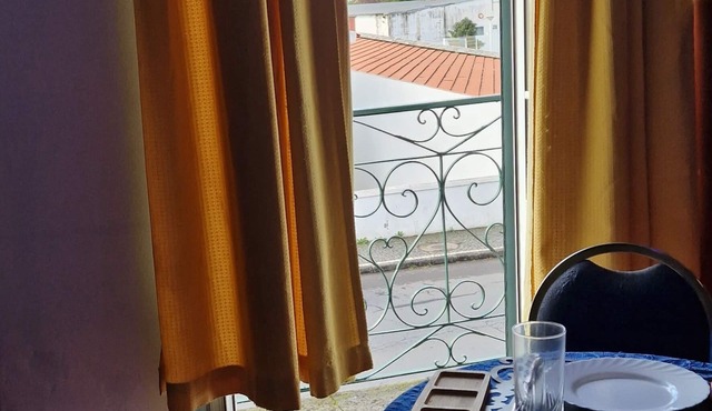 Casa São Pedro - Studio Centro da Vila, a 5 m de Praias, Comércio, Restaurantes