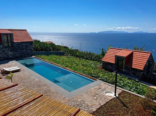 CASAS DO LARANJO- Cottages & Infinity Pool by brugrani