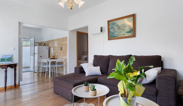 Casinha Da Vila: Mountain View, Private Terrace, and Air Conditioning
