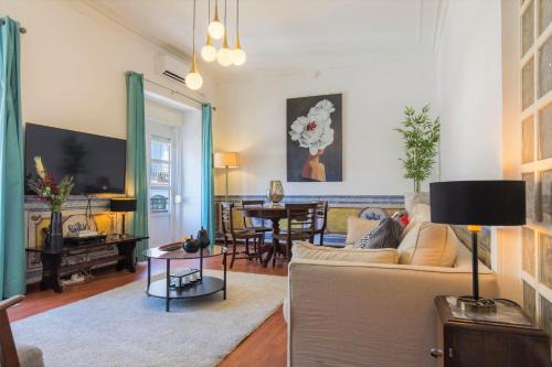 Charming Chiado 2BDR with Balcony by LovelyStay