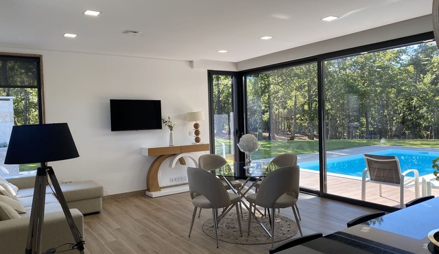 CHARMING HOUSE WITH POOL IN A QUIET AND RELAXING PRIVATE PARK