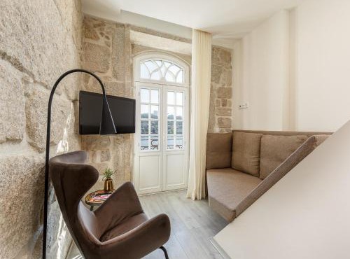 Charming riverview apartment in Porto