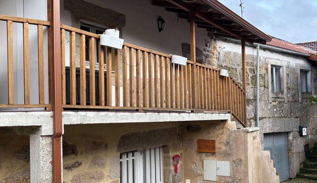 Charming Tourém Retreat 3 Bedroom House with Stunning Views