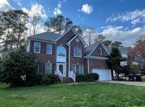 Comfortable Rooms in A Single Family House in Chapel Hill near UNC Duke RTP, with Massage Chair in Chapel Hill