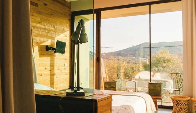 Cooking and Nature Emotional Hotel