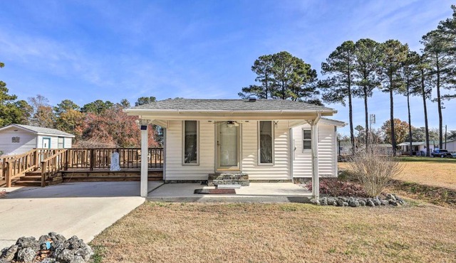 'Cozy Cottage' w/Shared Dock on Dawson Creek in Oriental