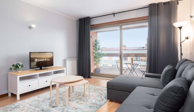 Cozy Sunny Flat w/Terrace | São João