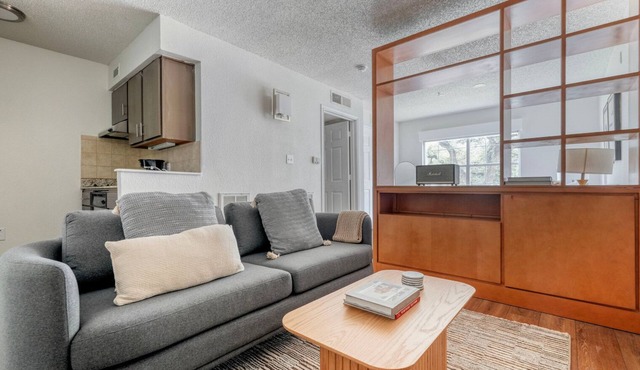 Delightful Gateway Studio w/Gym, Pool, nr Stadium, by Blueground in Austin
