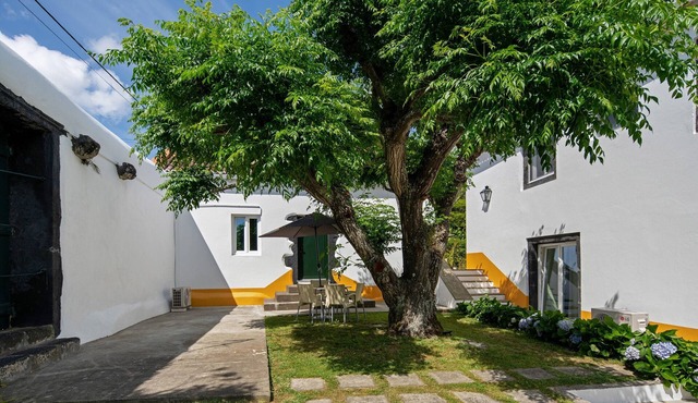 Double Rooms with Garden View, Wi-Fi, and Air Conditioning