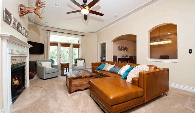 Downtown Luxury Condo - 1 Block to Main Street and Train in Durango