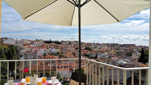 Estrela House With View by Local