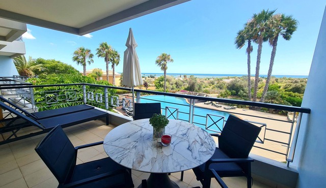 Exclusive Apartment with Sea View, Pool, Gym, Sauna & Whirlpool
