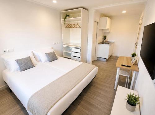 Exclusive Studio Kitchenette e WC Privativo in Abrantes