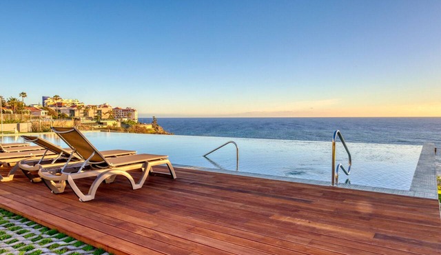 Funchal Acqua Blue 3O, a Home in Madeira