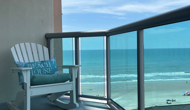 Gorgeous, oceanfront 2/2 villa in upscale Blue Water Keys North Myrtle Beach in North Myrtle Beach