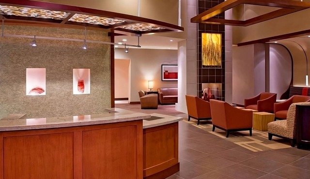 Great Relaxing Overnight Stay! Free Parking! Close to Gwinnett Place Mall! in Duluth