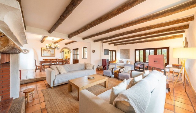 GuestReady - Charming villa with pool in Sesimbra
