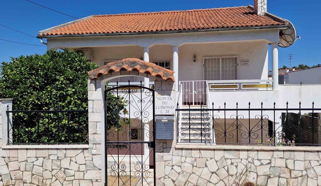 Holiday Home 'Vivenda Alves' with Mountain View, Wi-Fi and Air Conditioning