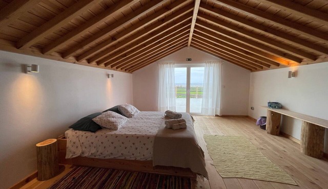 Holiday Home 'Casa Baía Da Lagoa' with Sea View and Wi-Fi