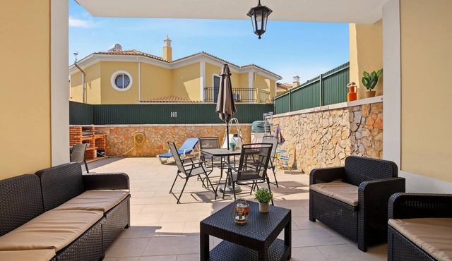 Holiday Home 'Lili's Home' with Private Terrace and Wi-Fi