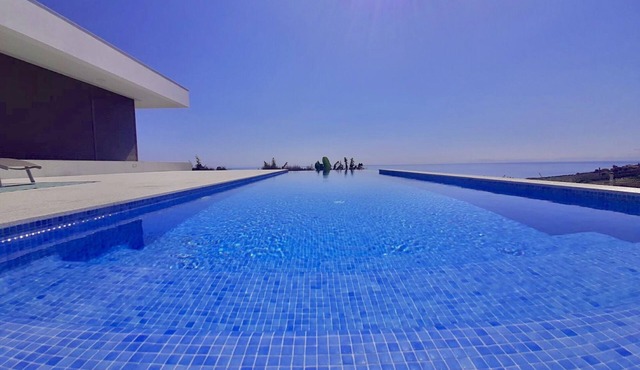 Holiday Home "Villa Camacho xxviii - Vargem House" with Sea View, Pool & Wi-Fi