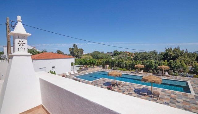 Holiday Home 'Vila Salero 1' with Shared Pool, Wi-Fi and Air Conditioning