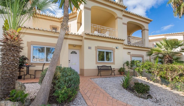 Homely villa great for Algarve explorers, golfers and beach goers