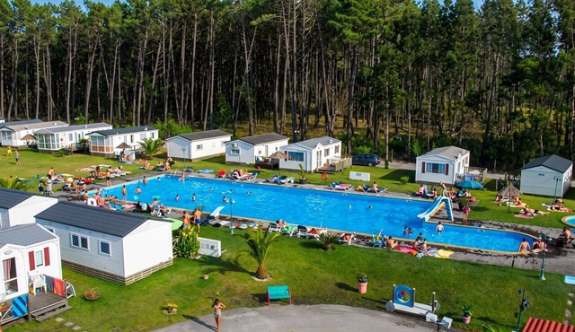 Homerez - Bungalow in Pataias + Pool.