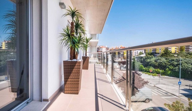Homerez - Spacious apartment in Fátima with included parking