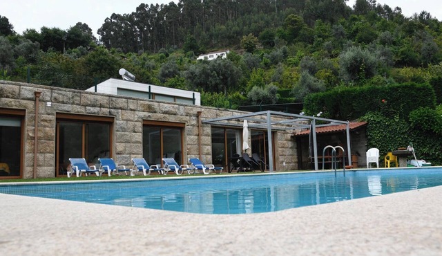 Homerez - "Spacious villa in Caniçada with year-round private pool"