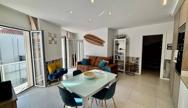 Hyper Centre, Beach 80m, Parking possible, Air Conditioning