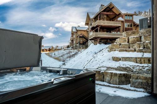 Impressive Mountain Villa with Hot-tub and Impressive Views in Big Sky, Montana in Big Sky