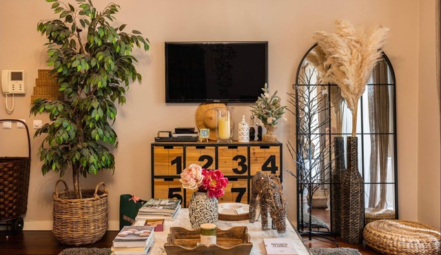 Isabella's Luxury Home by LovelyStay in Encarnação