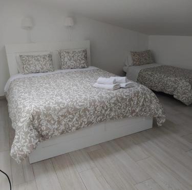 Isaura Home
