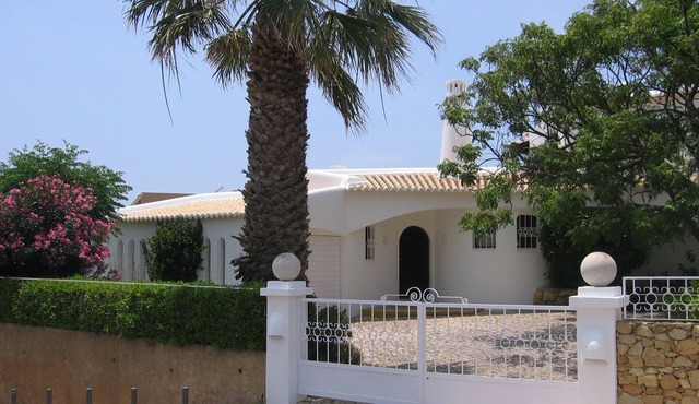 JULY PROMOTION Beautiful villa, private pool, sea view, 5min beach, AC, fastWifi