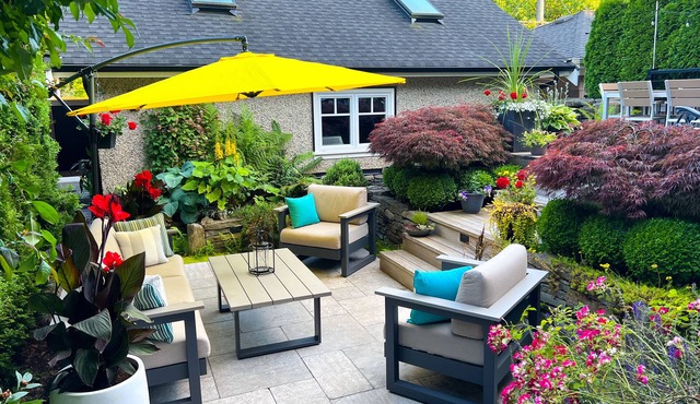 Kitsilano Oasis: Quiet and Spotlessly Clean Garden Suite with King Bed ★ ★ ★ ★ ★ in Vancouver