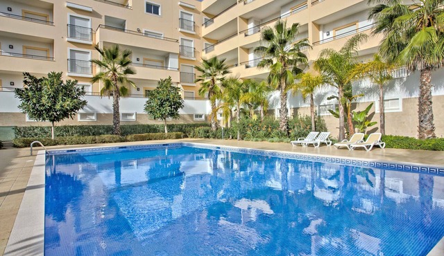 LAGOS PALM TREE 1 WITH POOL by HOMING